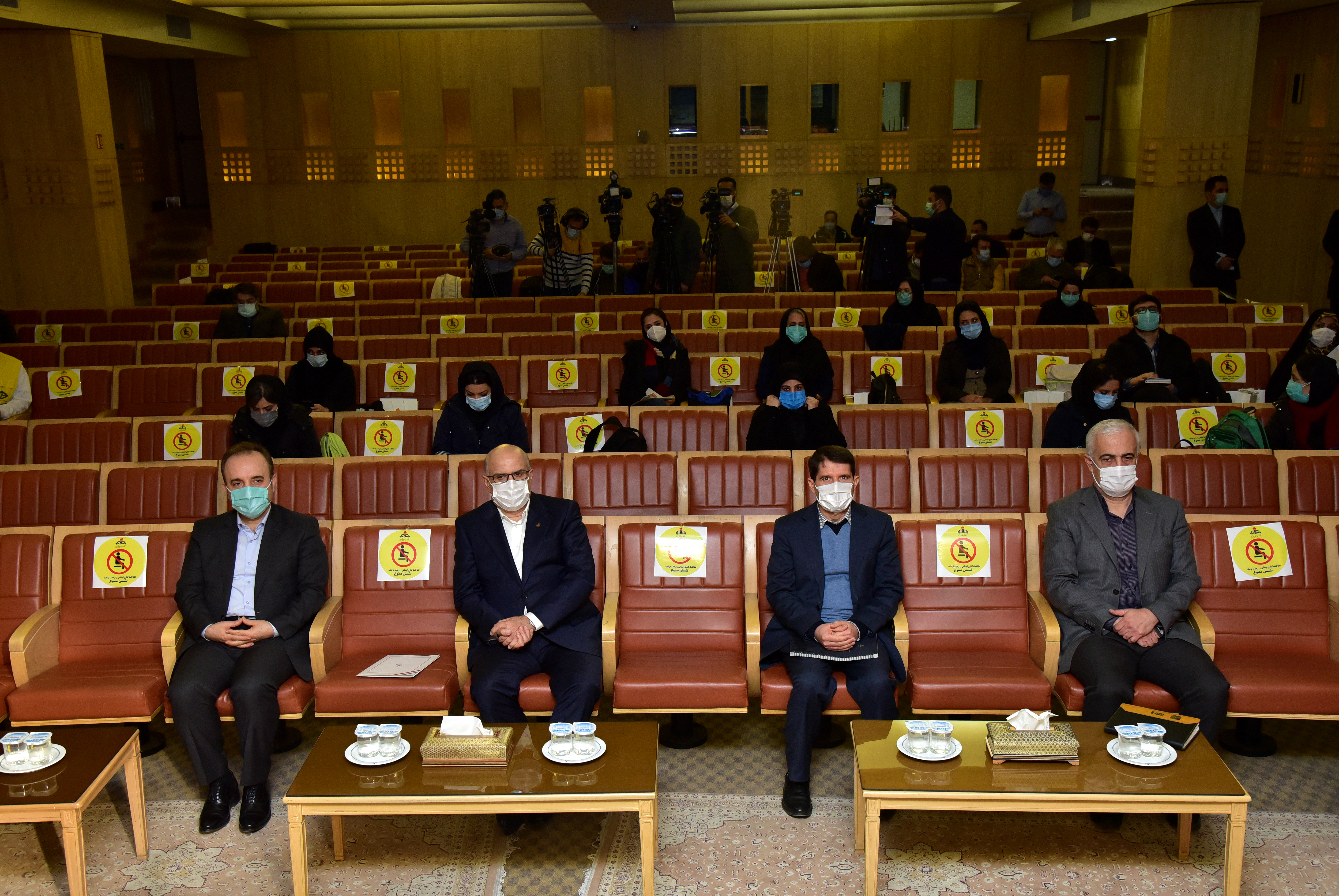 نشست خبری معاون وزیر نفت و مدیرعامل شرکت ملی صنایع پتروشیمی با اصحاب رسانه 2