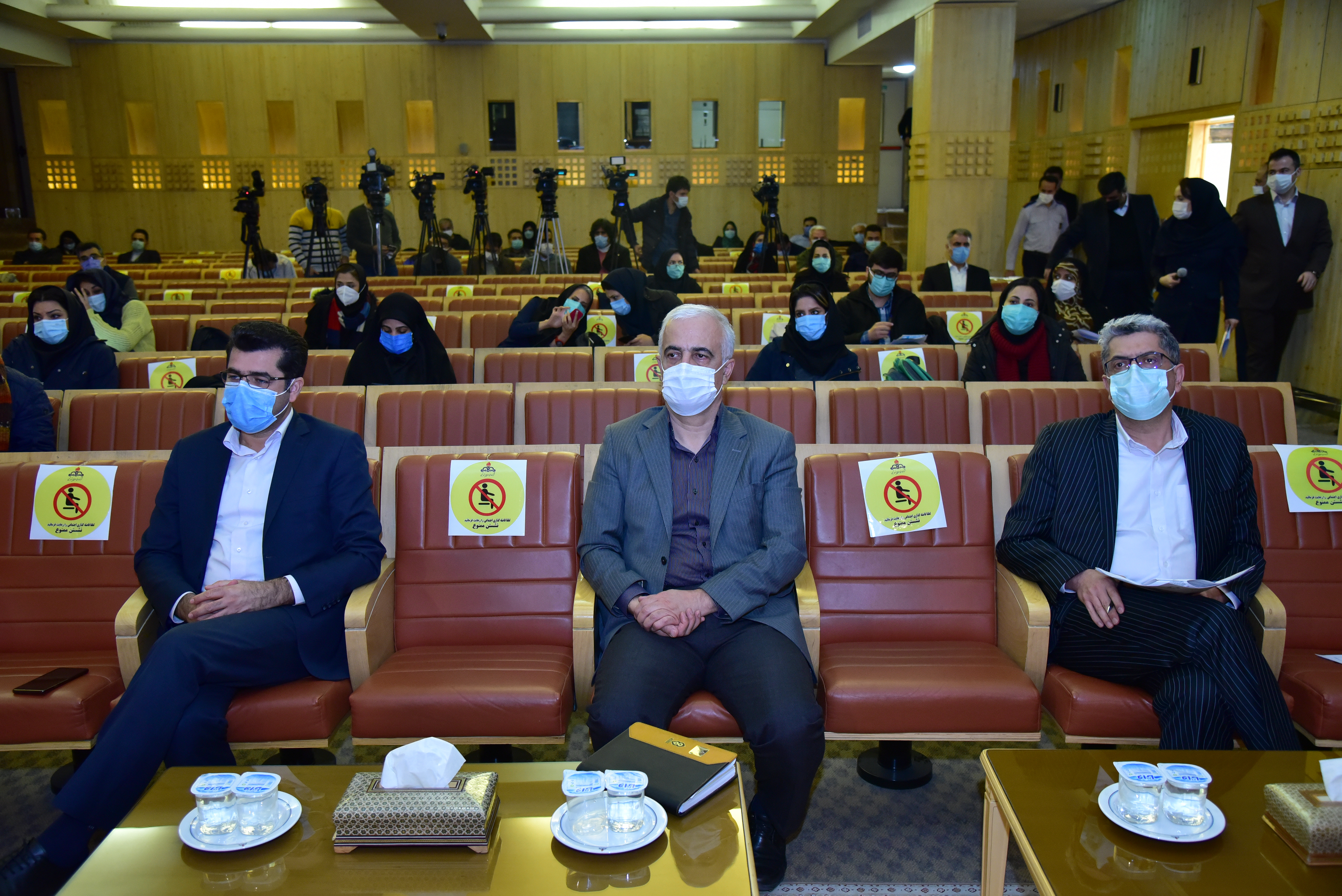 نشست خبری معاون وزیر نفت و مدیرعامل شرکت ملی صنایع پتروشیمی با اصحاب رسانه 14