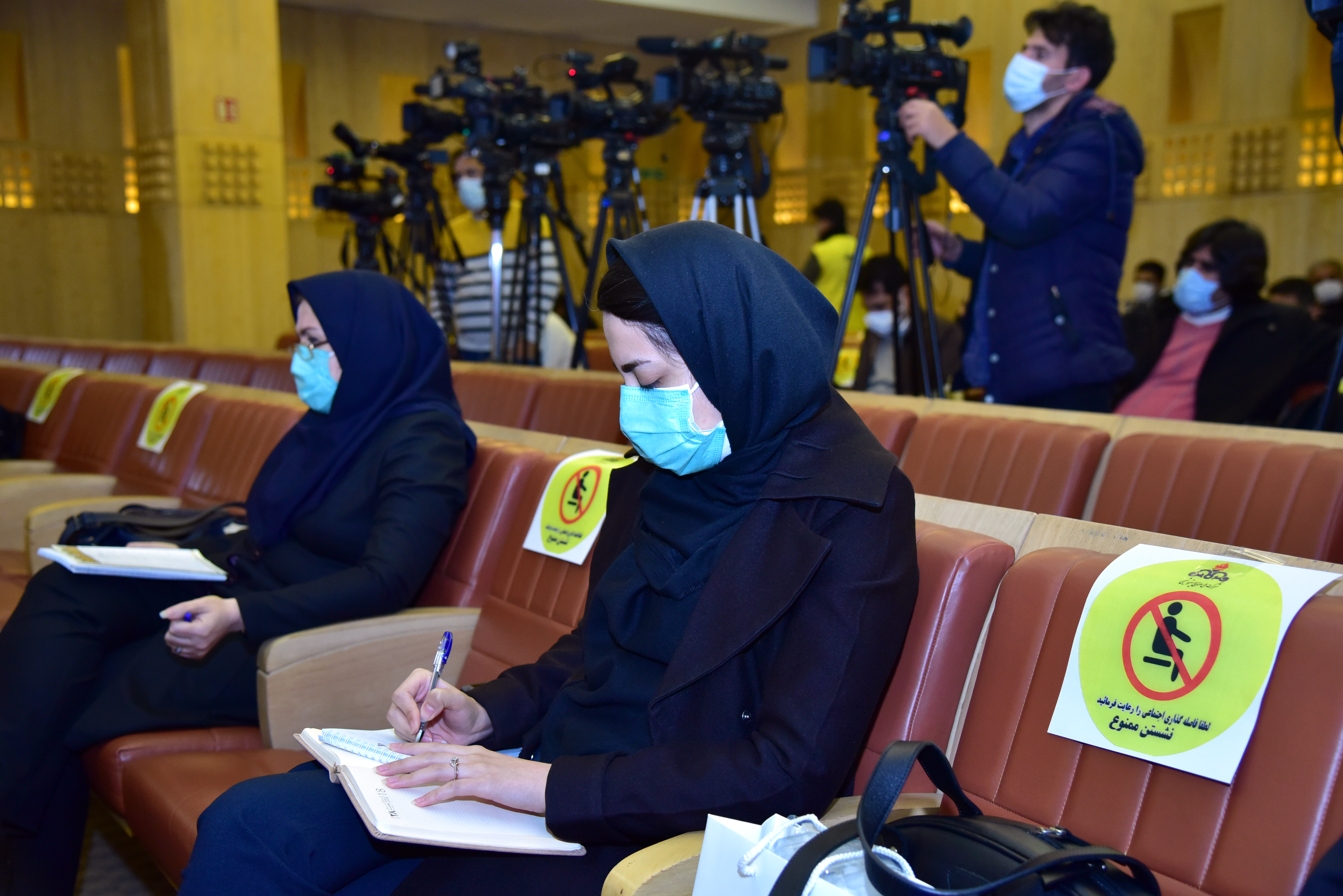 نشست خبری معاون وزیر نفت و مدیرعامل شرکت ملی صنایع پتروشیمی با اصحاب رسانه 17