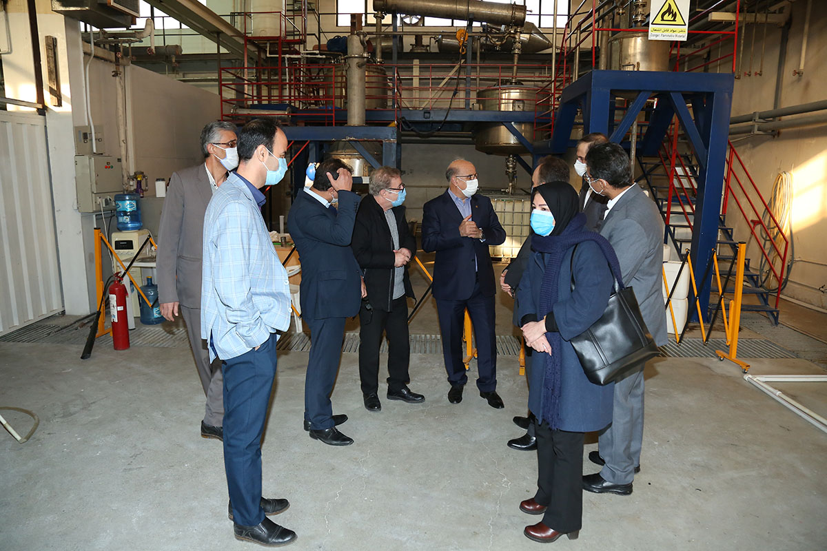 بازدید مهندس محمدی از شرکت پژوهش و فناوری پتروشیمی 11