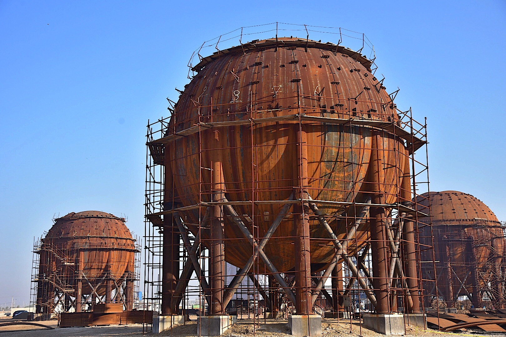 بازدید مهندس محمدی از طرح های  پتروشیمی 13