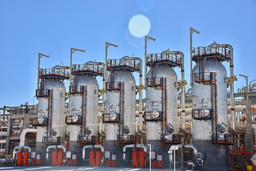 آیین افتتاح پالایشگاه گازی بید بلند خلیج فارس با فرمان رییس جمهوری و با حضور وزیر نفت و معاون وزیر نفت و مدیر عامل شرکت ملی صنایع پتروشیمی  3