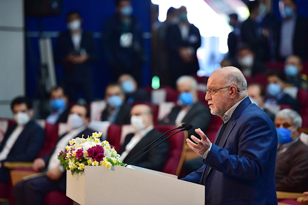 آیین افتتاح پالایشگاه گازی بید بلند خلیج فارس با فرمان رییس جمهوری و با حضور وزیر نفت و معاون وزیر نفت و مدیر عامل شرکت ملی صنایع پتروشیمی  11