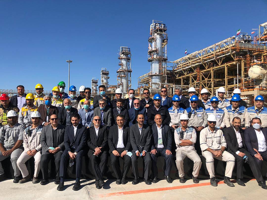 آیین افتتاح پالایشگاه گازی بید بلند خلیج فارس با فرمان رییس جمهوری و با حضور وزیر نفت و معاون وزیر نفت و مدیر عامل شرکت ملی صنایع پتروشیمی  15