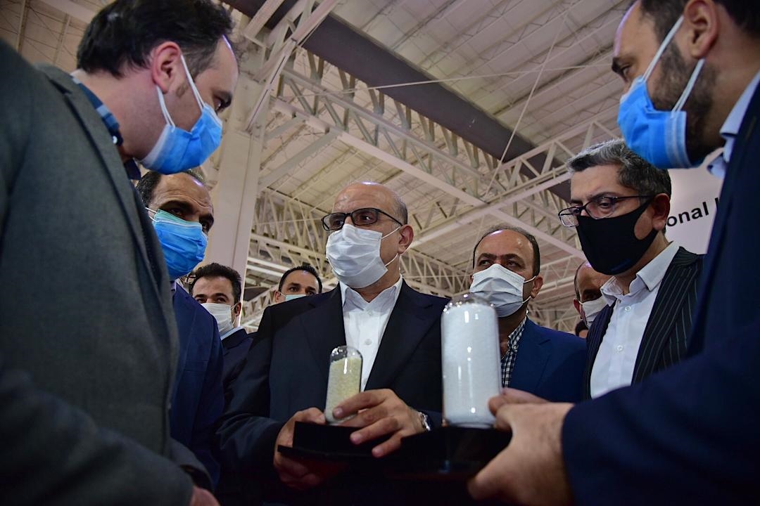 بازدید معاون وزیر نفت و مدیرعامل شرکت ملی صنایع پتروشیمی در آخرین روز از نمایشگاه صنعت نفت از سالن های 8و9 و  (1)31 5