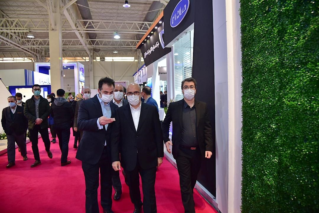 بازدید معاون وزیر نفت و مدیرعامل شرکت ملی صنایع پتروشیمی در آخرین روز از نمایشگاه صنعت نفت از سالن های 8و9 و  (1)31 6