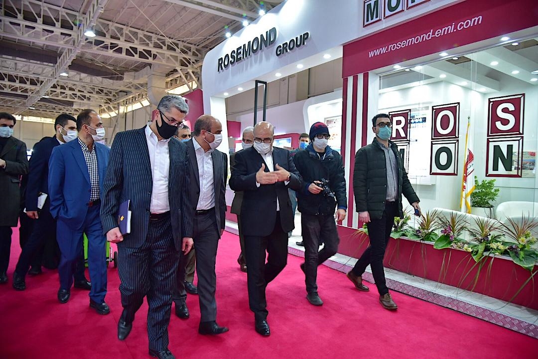 بازدید معاون وزیر نفت و مدیرعامل شرکت ملی صنایع پتروشیمی در آخرین روز از نمایشگاه صنعت نفت از سالن های 8و9 و  (1)31 8