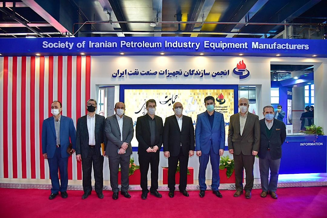 بازدید معاون وزیر نفت و مدیرعامل شرکت ملی صنایع پتروشیمی در آخرین روز بیست و پنجمین نمایشگاه صنعت نفت از سالنهای 8و9 و 31 3