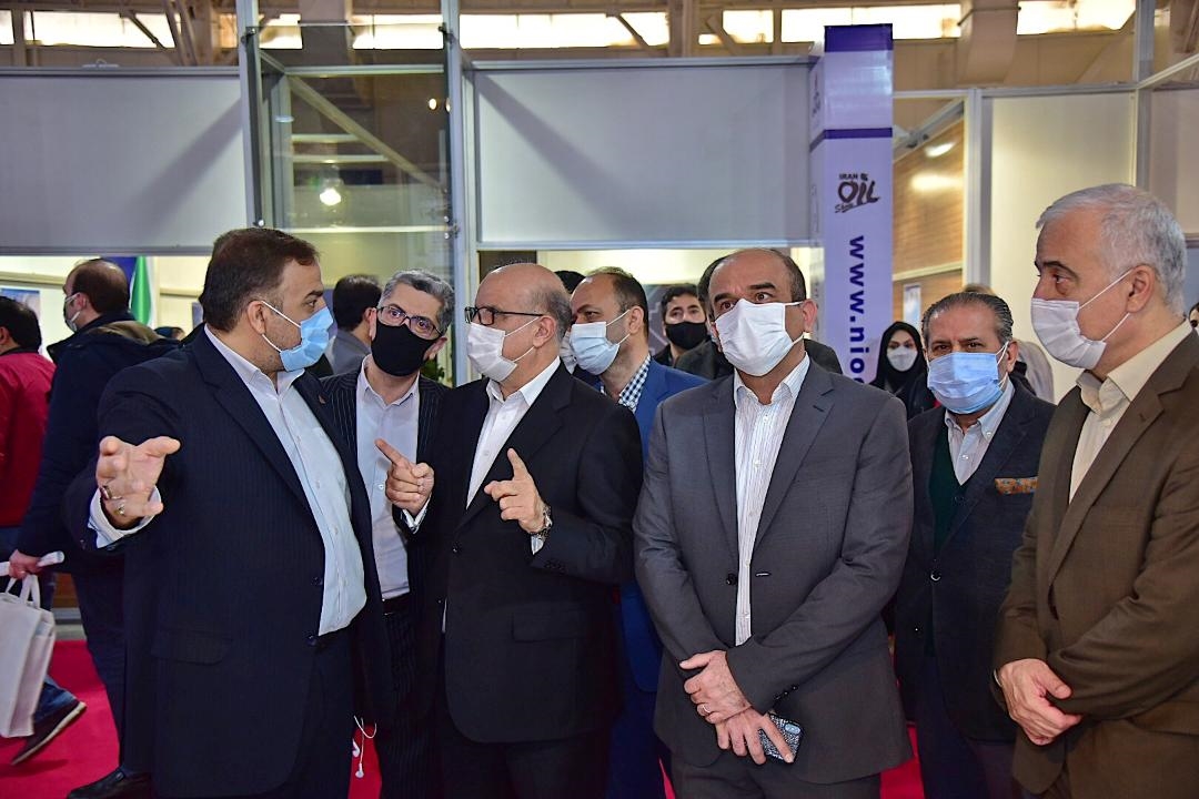 بازدید معاون وزیر نفت و مدیرعامل شرکت ملی صنایع پتروشیمی در آخرین روز بیست و پنجمین نمایشگاه صنعت نفت از سالنهای 8و9 و 31 7