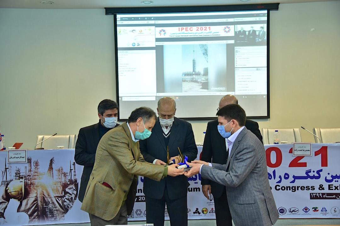 ششمین کنگره راهبردی و نمایشگاه نفت و نیرو (پنل تخصصی مازاد تولید متانول و آثار قیمتی وتکمیل زنجیره ارزش)  1