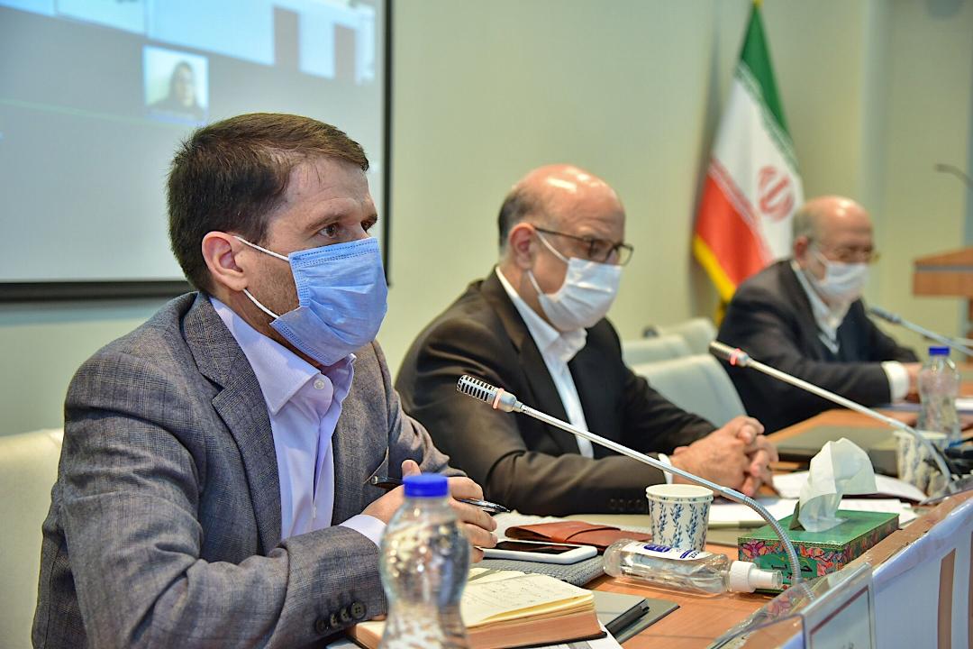 ششمین کنگره راهبردی و نمایشگاه نفت و نیرو (پنل تخصصی مازاد تولید متانول و آثار قیمتی وتکمیل زنجیره ارزش)  3