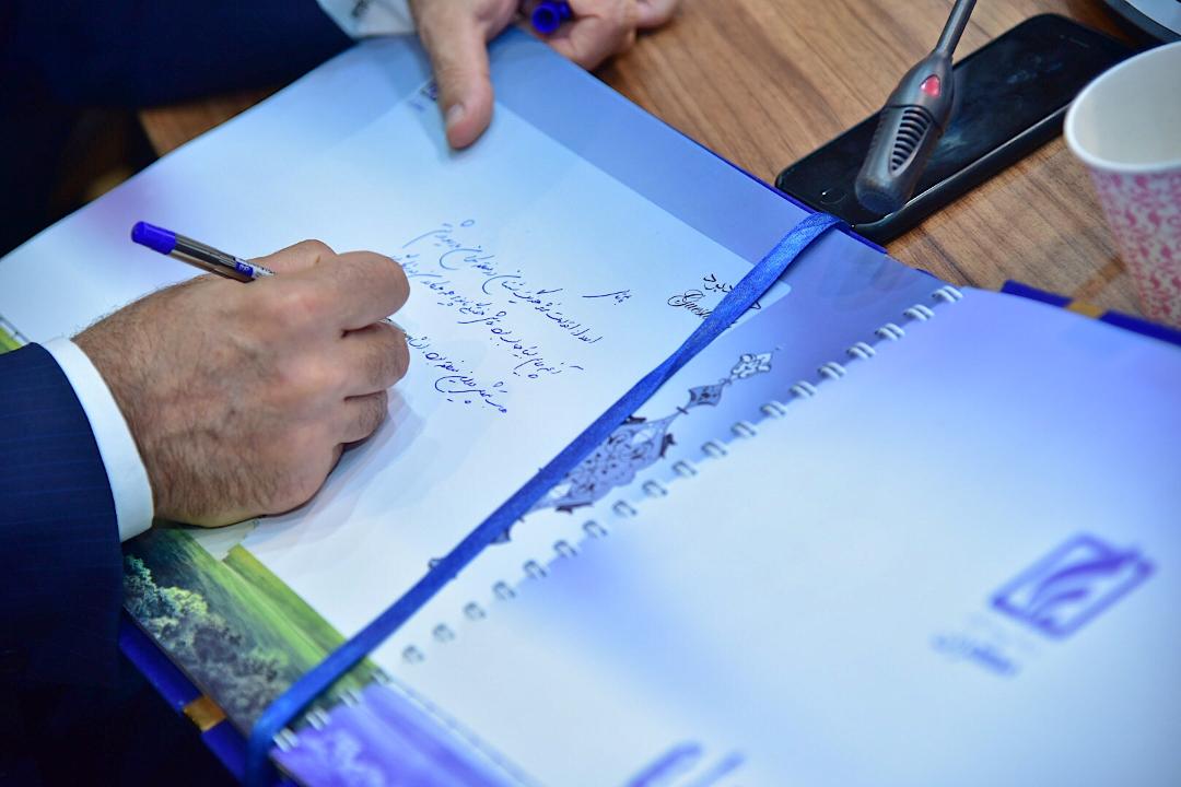 بازدید معاون وزیر نفت و مدیرعامل شرکت ملی صنایع پتروشیمی از طرح‌های توسعه‌ای صنعت پتروشیمی در منطقه مکران 3