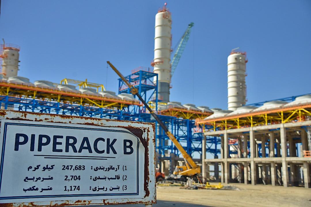 بازدید معاون وزیر نفت و مدیرعامل شرکت ملی صنایع پتروشیمی از طرح‌های توسعه‌ای صنعت پتروشیمی در منطقه مکران 15