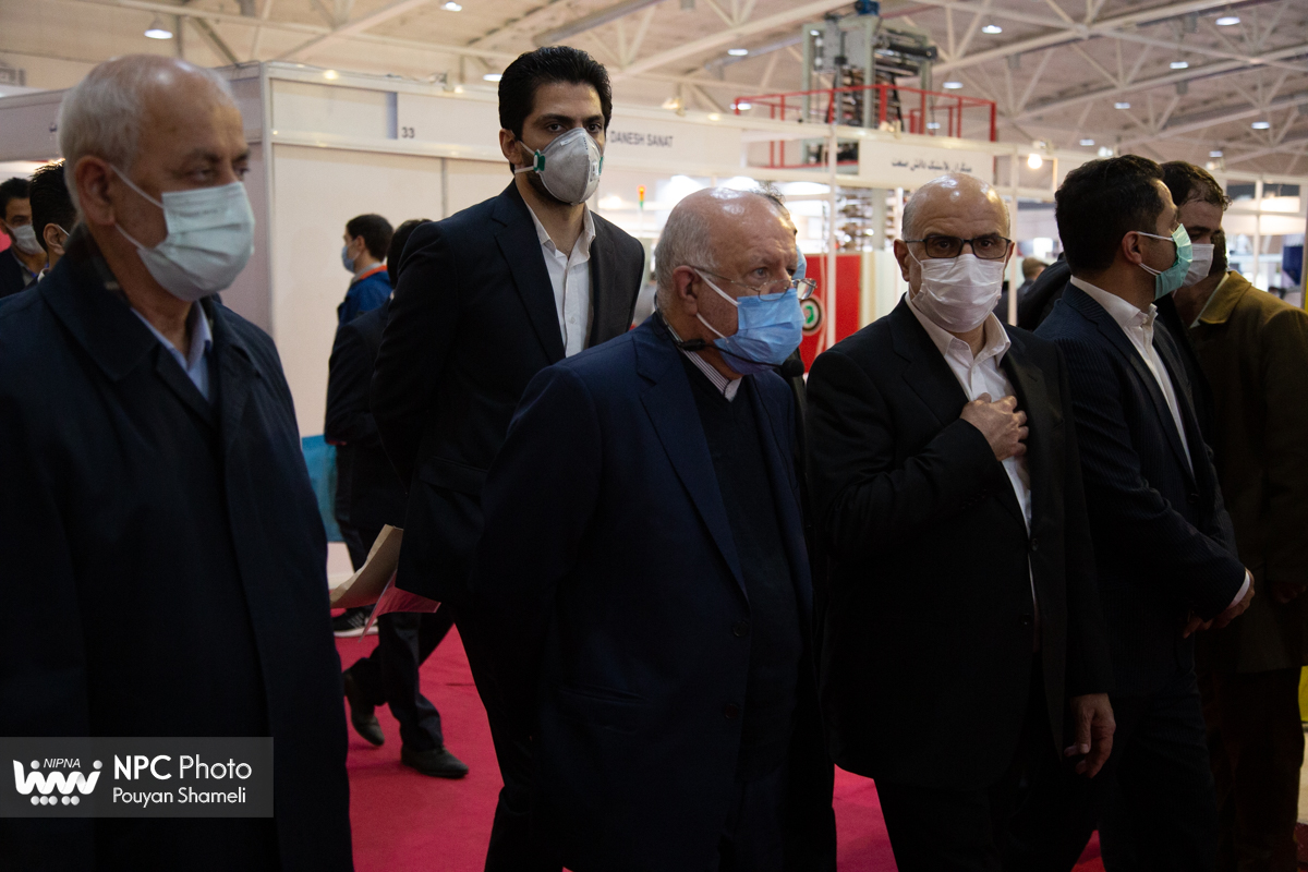 بازدید وزیر نفت از چهاردهمین نمایشگاه بین المللی ایران پلاست 31