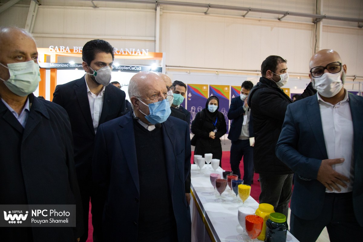بازدید وزیر نفت از چهاردهمین نمایشگاه بین المللی ایران پلاست 32