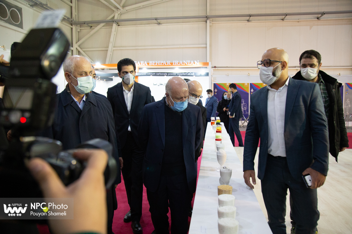 بازدید وزیر نفت از چهاردهمین نمایشگاه بین المللی ایران پلاست 33