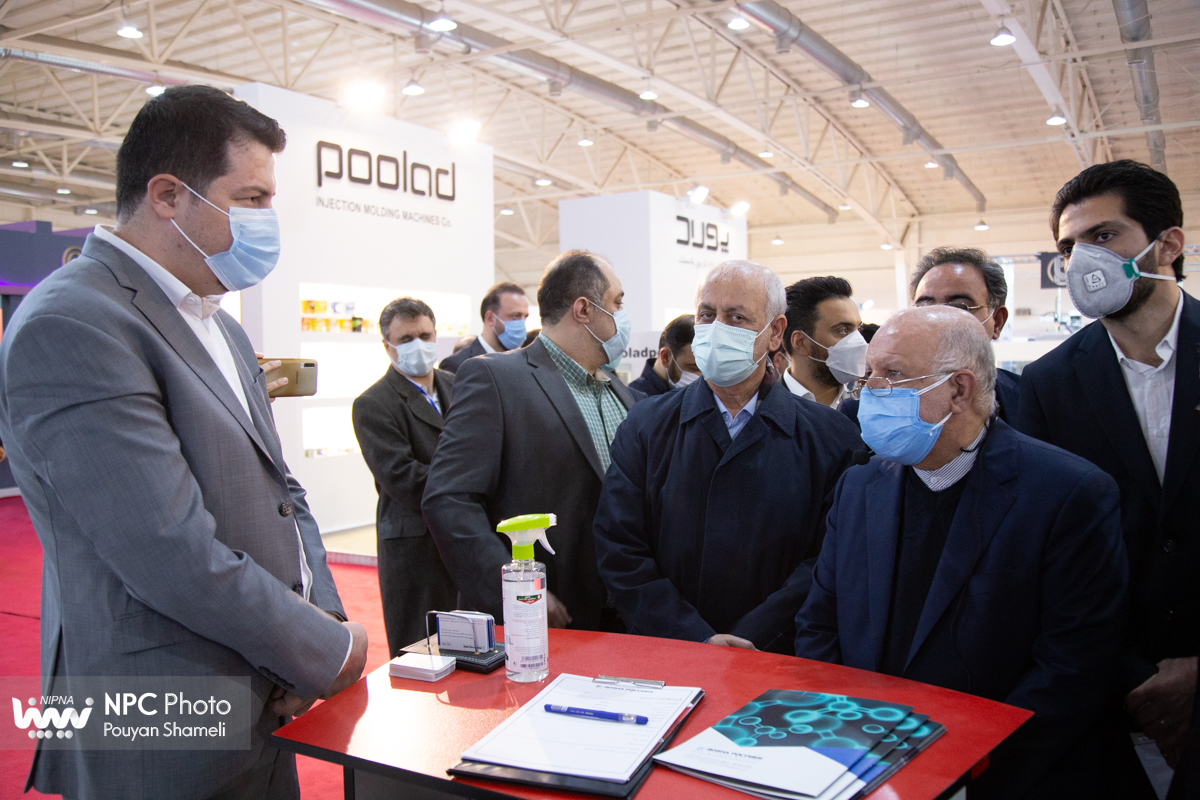 بازدید وزیر نفت از چهاردهمین نمایشگاه بین المللی ایران پلاست 34