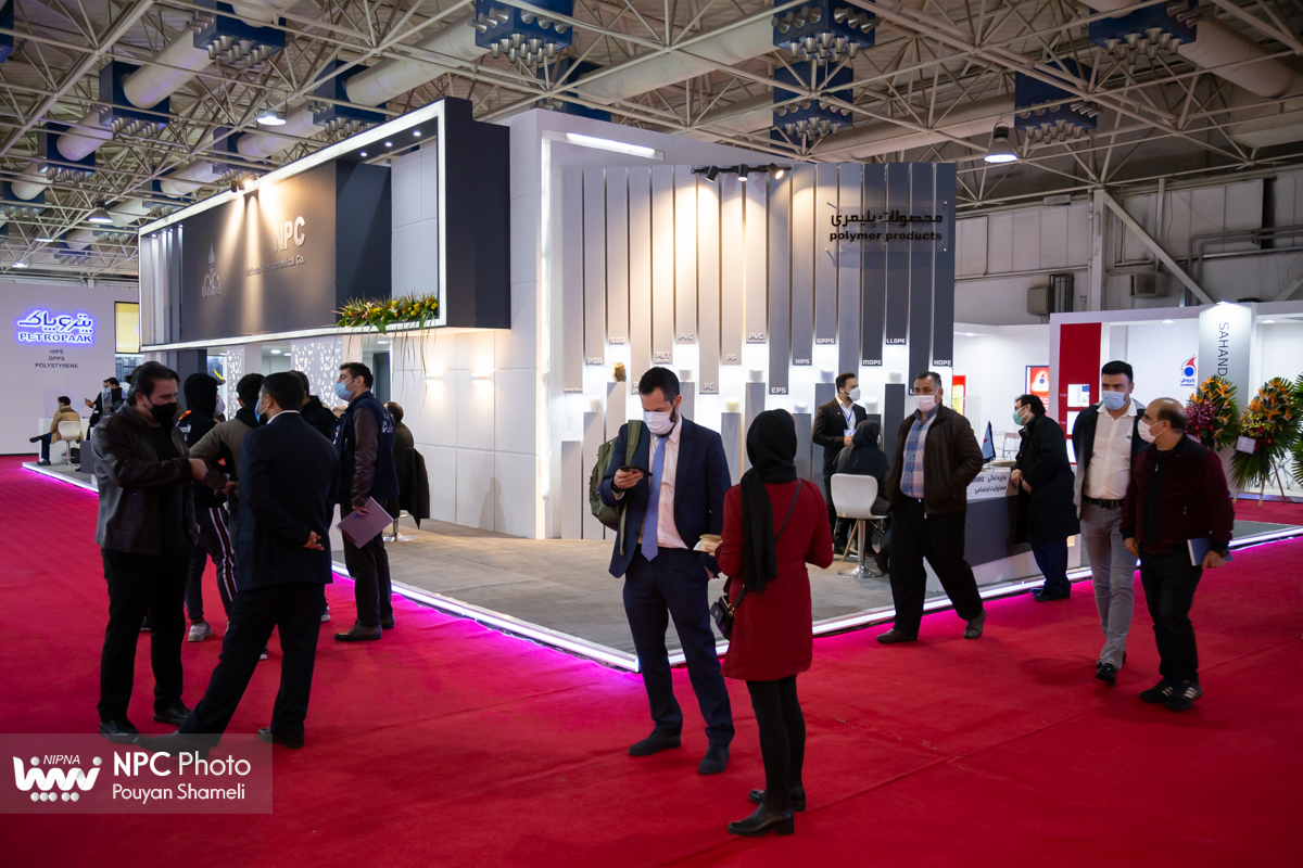 غرفه شرکت ملی صنایع پتروشیمی در اولین روز از چهاردهمین نمایشگاه بین المللی ایران پلاست 7