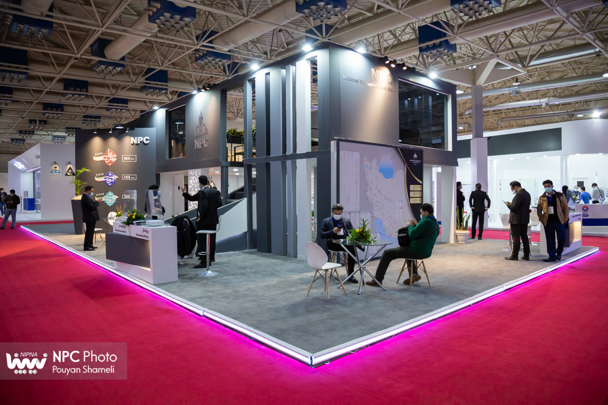 غرفه شرکت ملی صنایع پتروشیمی در اولین روز از چهاردهمین نمایشگاه بین المللی ایران پلاست 8