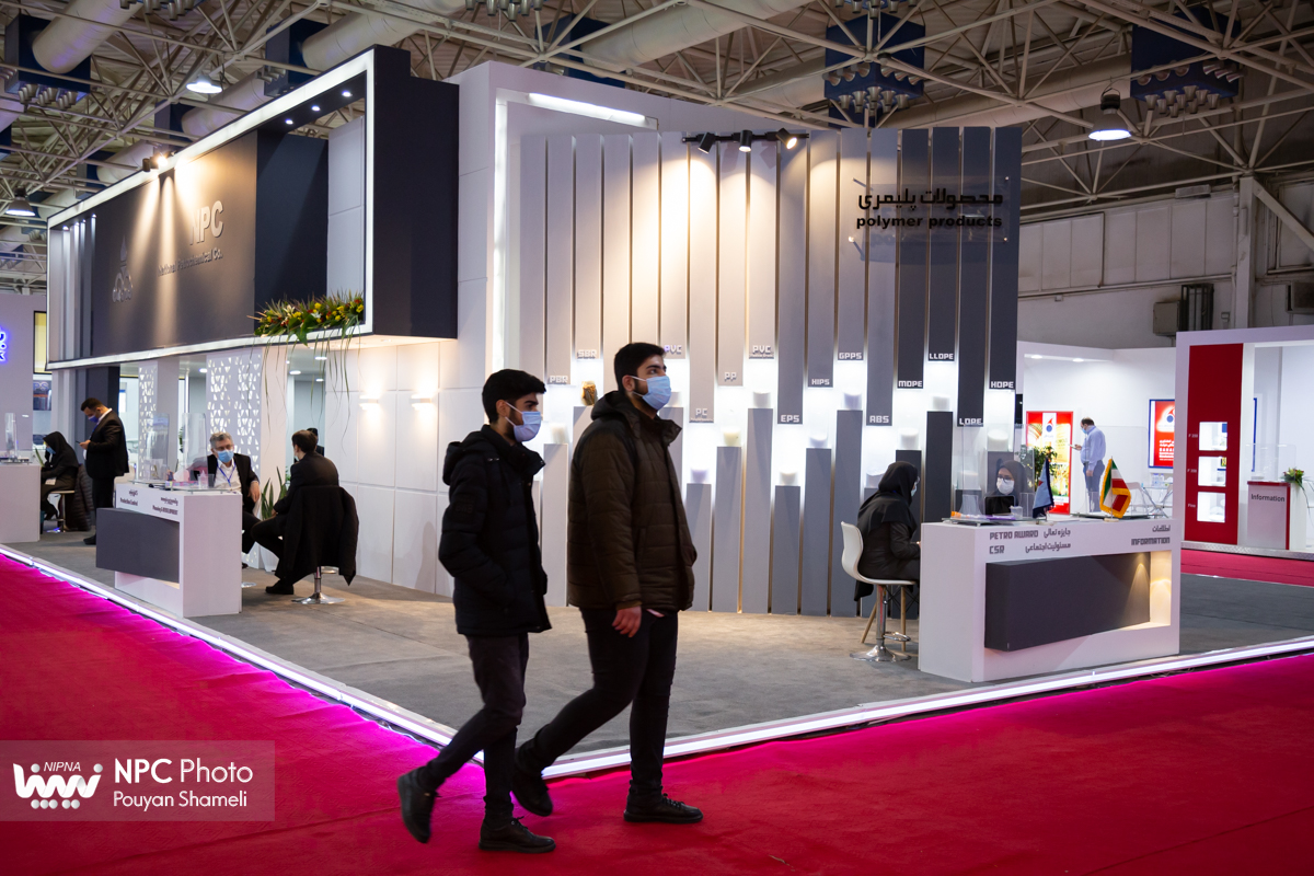 غرفه شرکت ملی صنایع پتروشیمی در اولین روز از چهاردهمین نمایشگاه بین المللی ایران پلاست 11