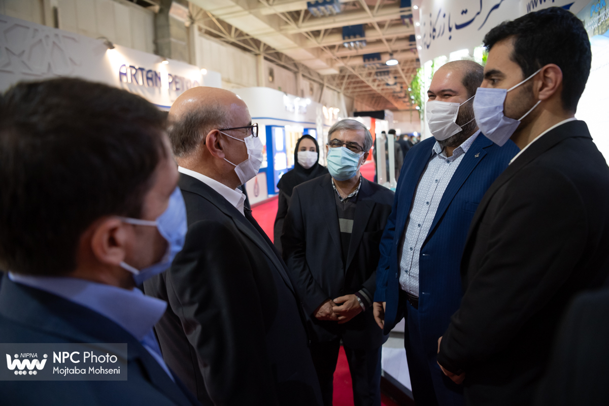 بازدید مدیرعامل شرکت ملی صنایع پتروشیمی از چهاردهمین نمایشگاه بین المللی ایران پلاست - 1 9