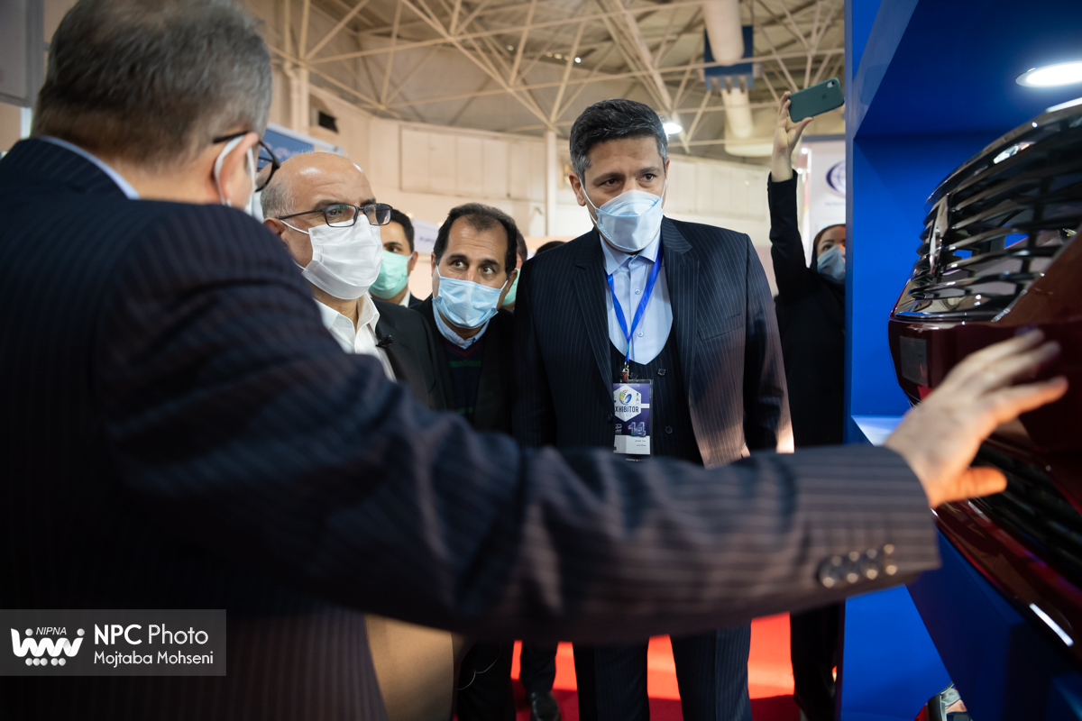بازدید مدیرعامل شرکت ملی صنایع پتروشیمی از چهاردهمین نمایشگاه بین المللی ایران پلاست - 1 10
