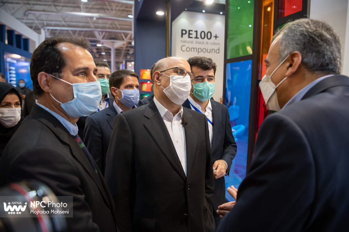 بازدید مدیرعامل شرکت ملی صنایع پتروشیمی از چهاردهمین نمایشگاه بین المللی ایران پلاست - 1 18