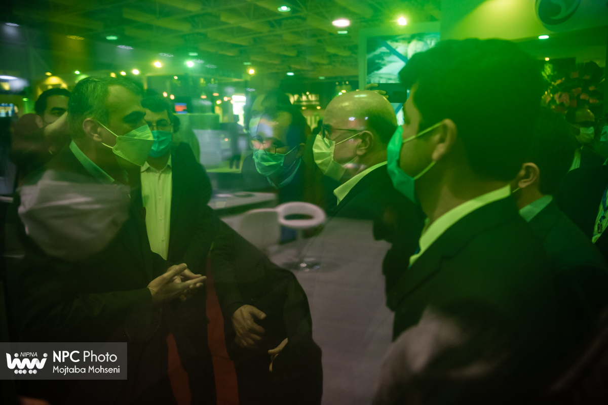 بازدید مدیرعامل شرکت ملی صنایع پتروشیمی از چهاردهمین نمایشگاه بین المللی ایران پلاست - 1 19