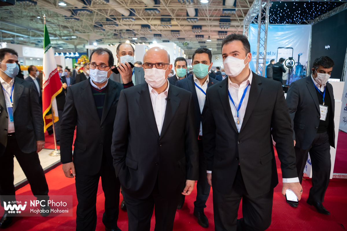 بازدید مدیرعامل شرکت ملی صنایع پتروشیمی از چهاردهمین نمایشگاه بین المللی ایران پلاست - 1 20