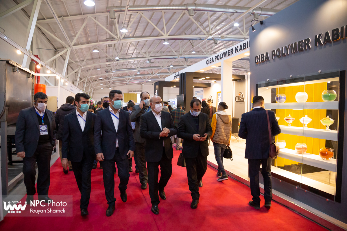 بازدید مدیرعامل شرکت ملی صنایع پتروشیمی از چهاردهمین نمایشگاه بین المللی ایران پلاست - 2 5