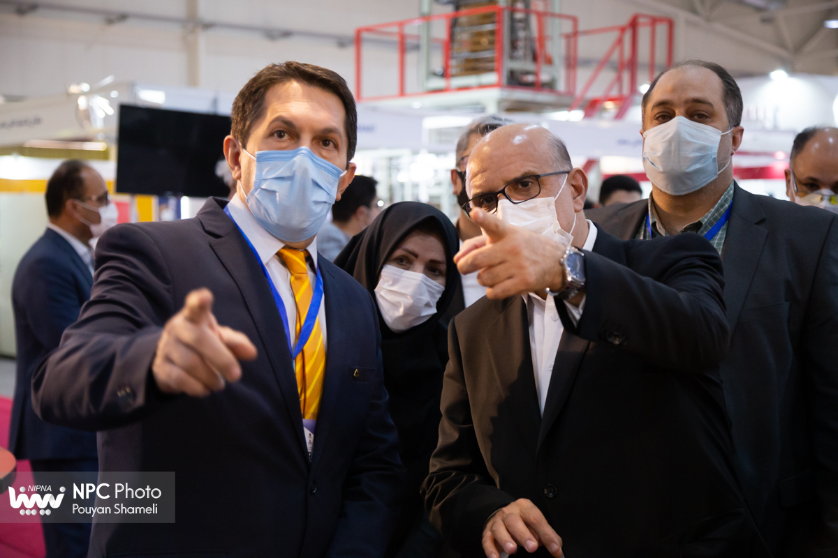 بازدید مدیرعامل شرکت ملی صنایع پتروشیمی از چهاردهمین نمایشگاه بین المللی ایران پلاست - 2 13
