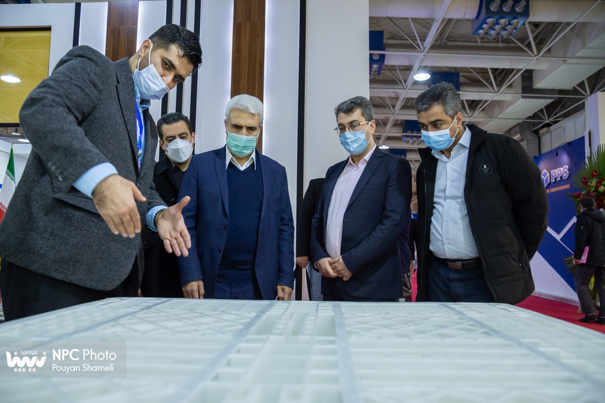 بازدید نمایندگان مجلس از چهاردهمین نمایشگاه بین المللی ایران پلاست 4