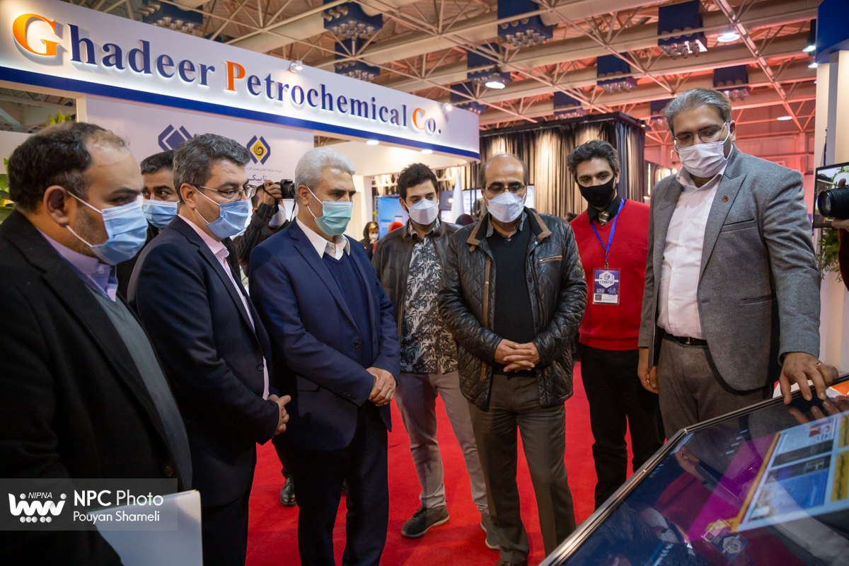بازدید نمایندگان مجلس از چهاردهمین نمایشگاه بین المللی ایران پلاست 9