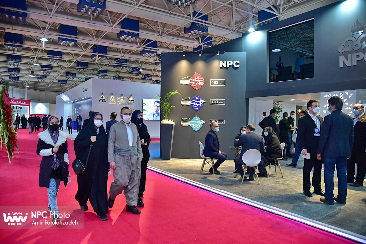 غرفه شرکت ملی صنایع پتروشیمی در دومین روز از چهاردهمین نمایشگاه بین المللی ایران پلاست 16