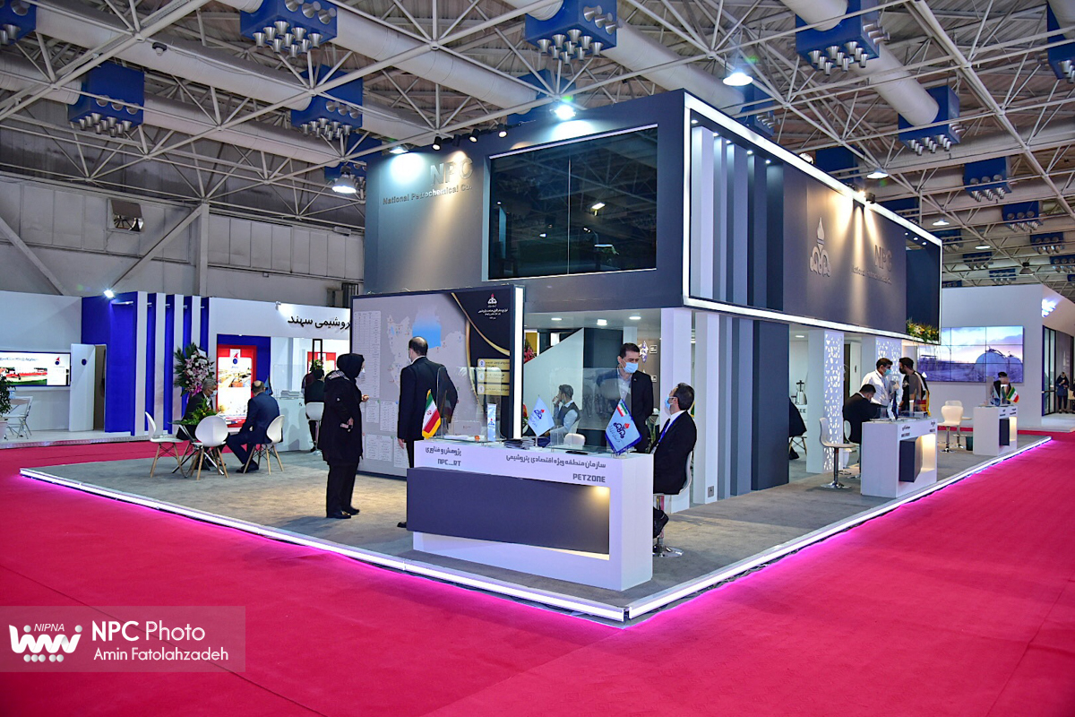غرفه شرکت ملی صنایع پتروشیمی در دومین روز از چهاردهمین نمایشگاه بین المللی ایران پلاست 19