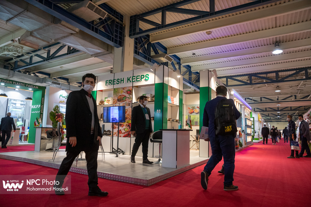 حاشیه روز دوم چهاردهمین نمایشگاه بین المللی ایران پلاست - 1 17