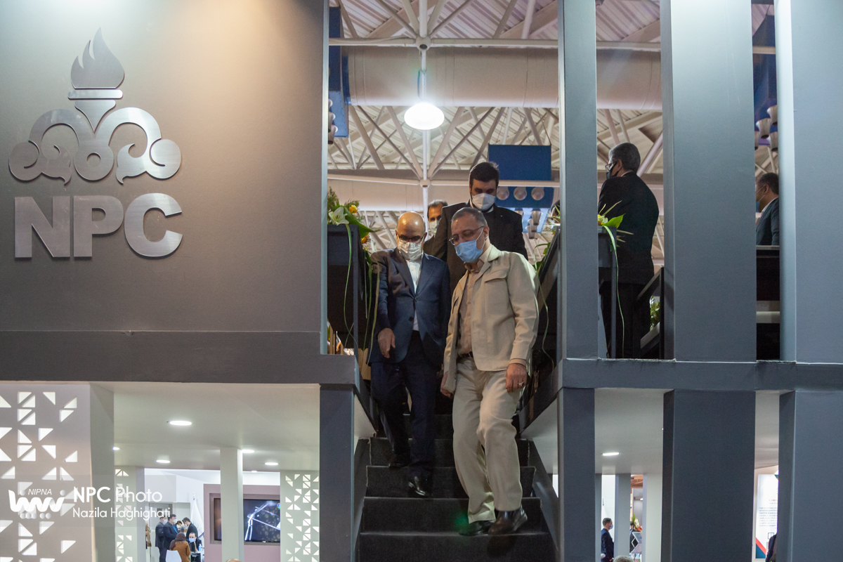 بازدید علیرضا زاکانی، نماینده مجلس شورای اسلامی از غرفه  شرکت ملی صنایع پتروشیمی در چهاردهمین نمایشگاه بین المللی ایران پلاست 8