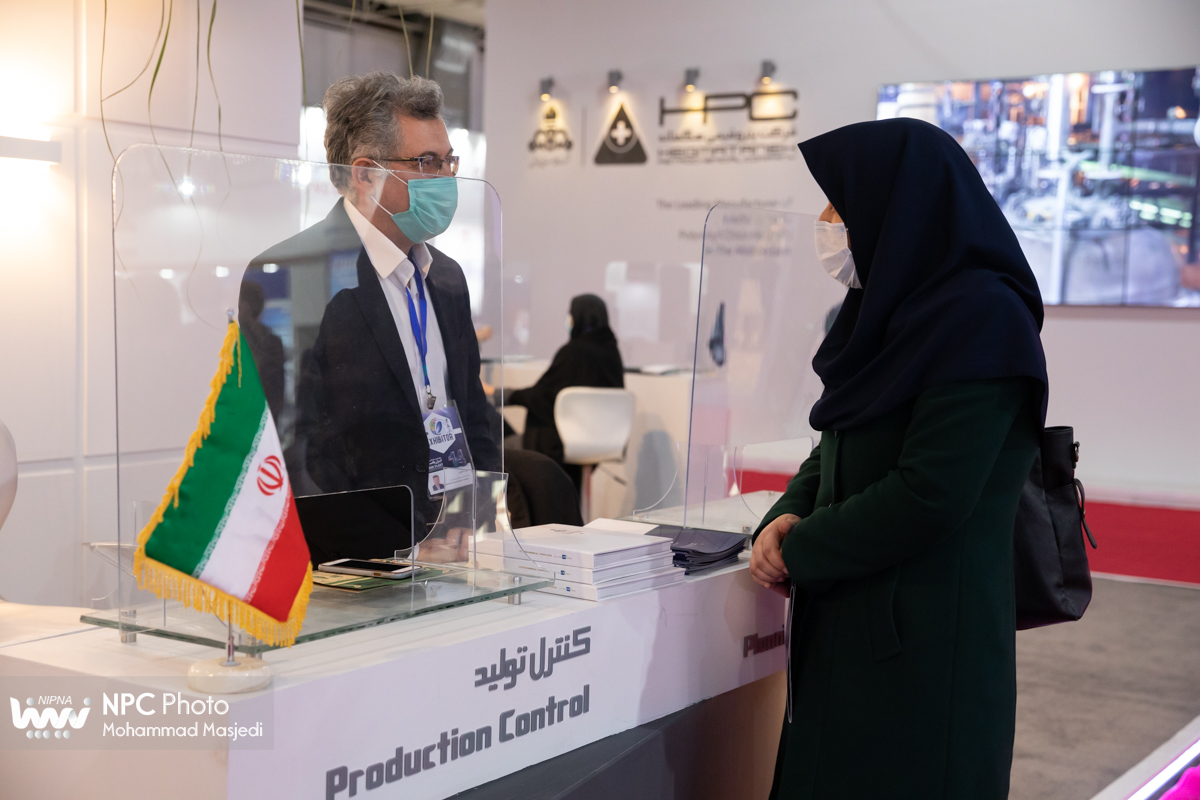 غرفه شرکت ملی صنایع پتروشیمی در سومین روز از چهاردهمین نمایشگاه بین المللی ایران پلاست - 1 6