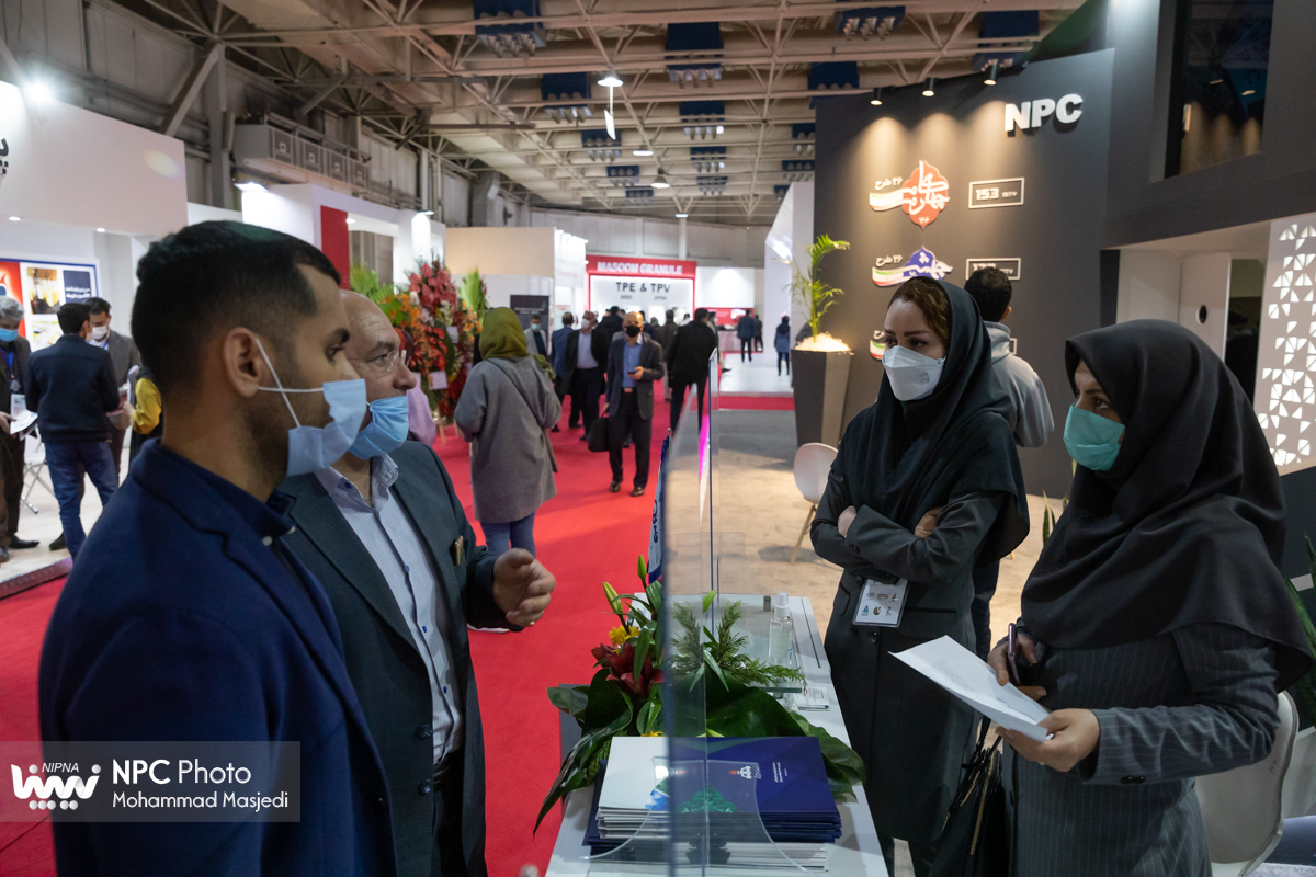 غرفه شرکت ملی صنایع پتروشیمی در سومین روز از چهاردهمین نمایشگاه بین المللی ایران پلاست - 1 11