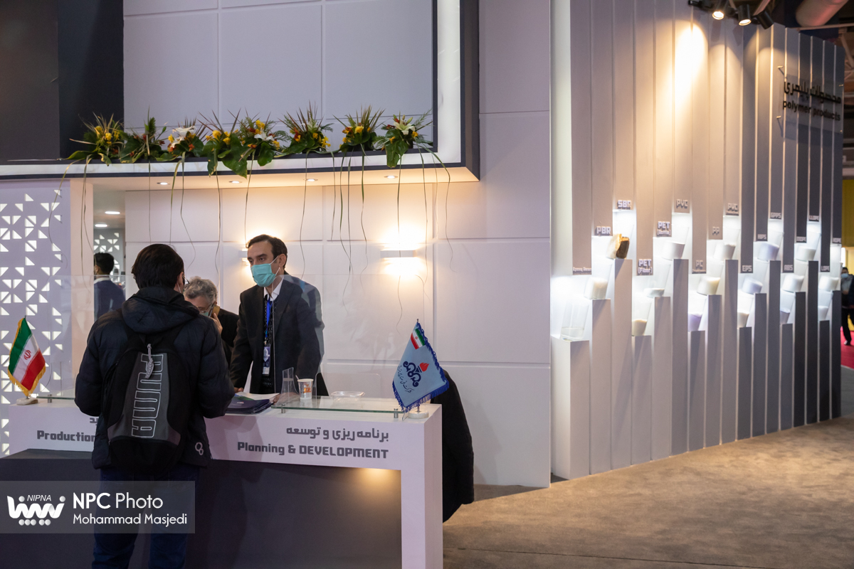 غرفه شرکت ملی صنایع پتروشیمی در سومین روز از چهاردهمین نمایشگاه بین المللی ایران پلاست - 2 10