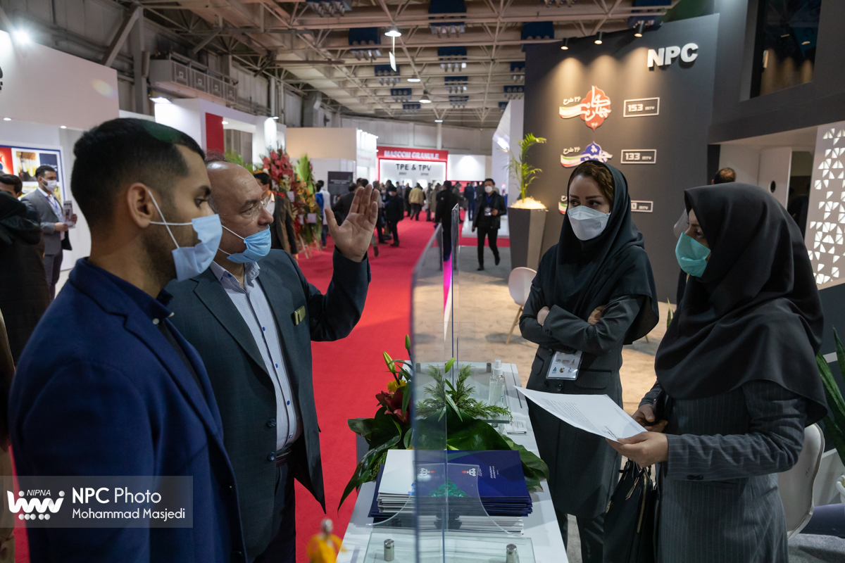 غرفه شرکت ملی صنایع پتروشیمی در سومین روز از چهاردهمین نمایشگاه بین المللی ایران پلاست - 2 13