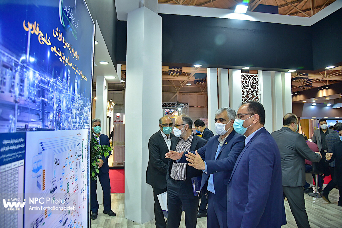 بازدید فرهاد طهماسبی عضو کمیسیون صنایع و معادن مجلس در چهاردهمین نمایشگاه بین المللی ایران پلاست 6