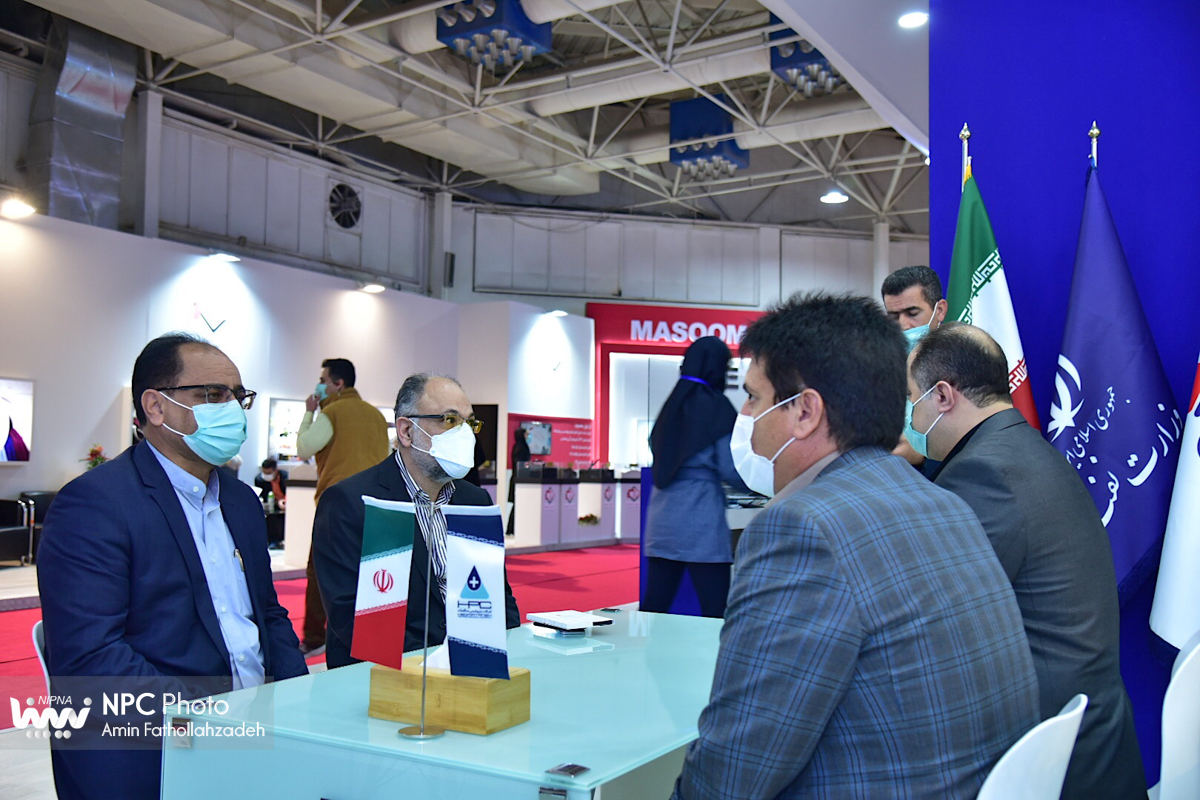 بازدید فرهاد طهماسبی عضو کمیسیون صنایع و معادن مجلس در چهاردهمین نمایشگاه بین المللی ایران پلاست 9