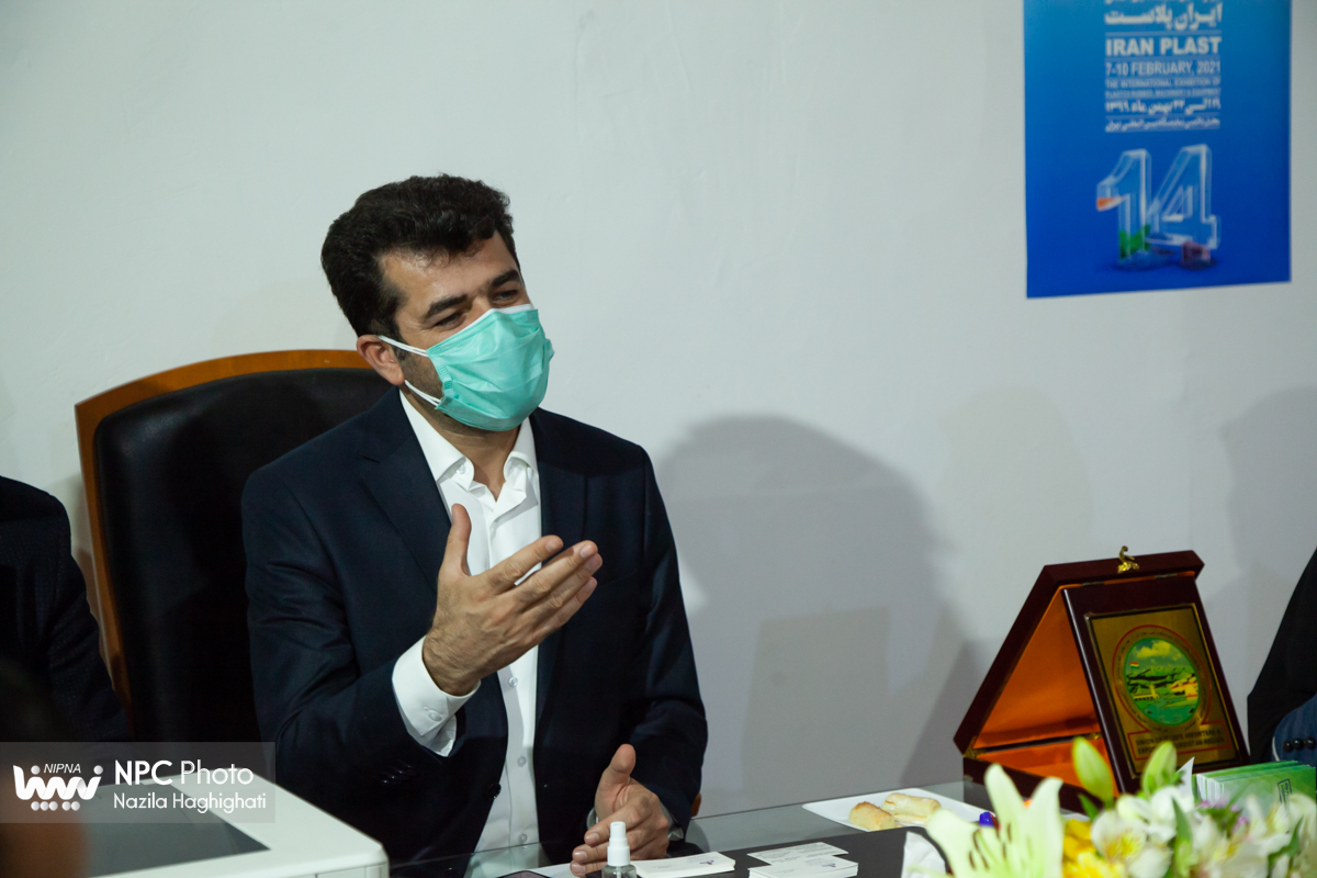 جلسات رییس ستاد نمایشگاه با هیئت های خارجی در چهاردهمین نمایشگاه بین المللی ایران پلاست 9