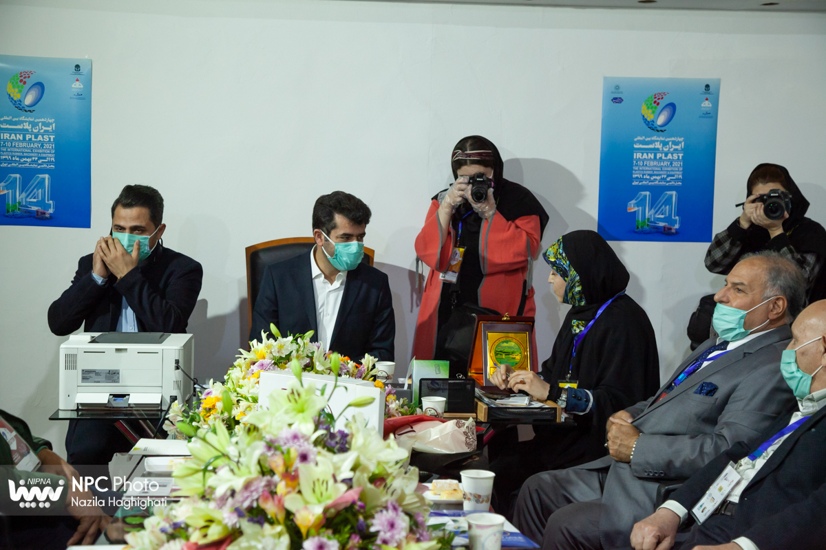 جلسات رییس ستاد نمایشگاه با هیئت های خارجی در چهاردهمین نمایشگاه بین المللی ایران پلاست 10