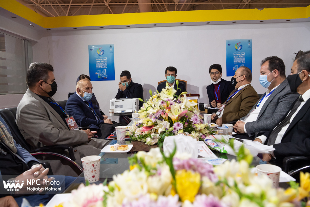 جلسات رییس ستاد نمایشگاه با هیئت های خارجی در چهاردهمین نمایشگاه بین المللی ایران پلاست 17