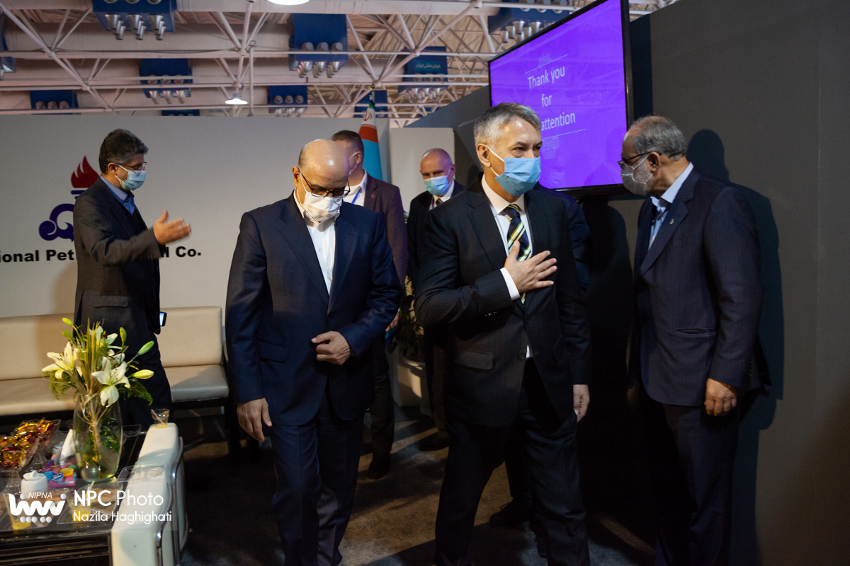 بازدید سفیر صربستان از غرفه شرکت ملی صنایع پتروشیمی در چهارمین روز از چهاردهمین نمایشگاه بین المللی ایران پلاست 11