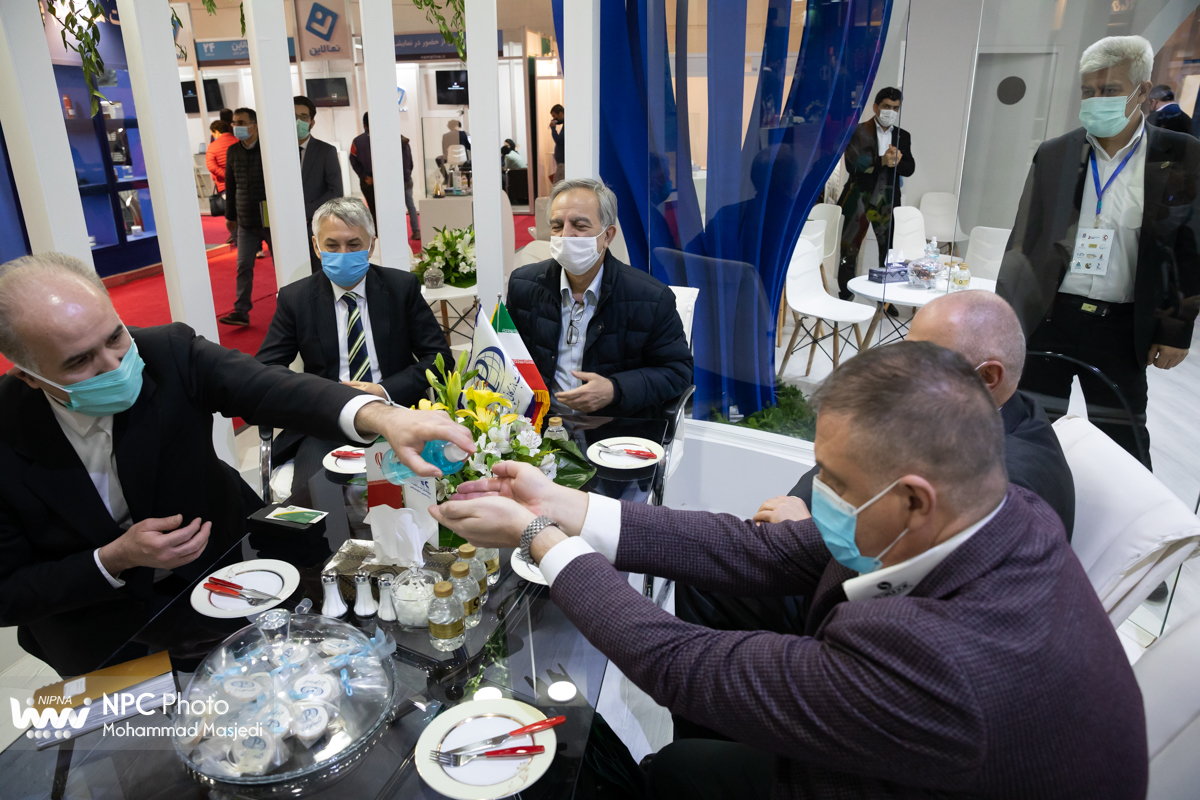 بازدید سفیر صربستان از چهاردهمین نمایشگاه بین المللی ایران پلاست 8