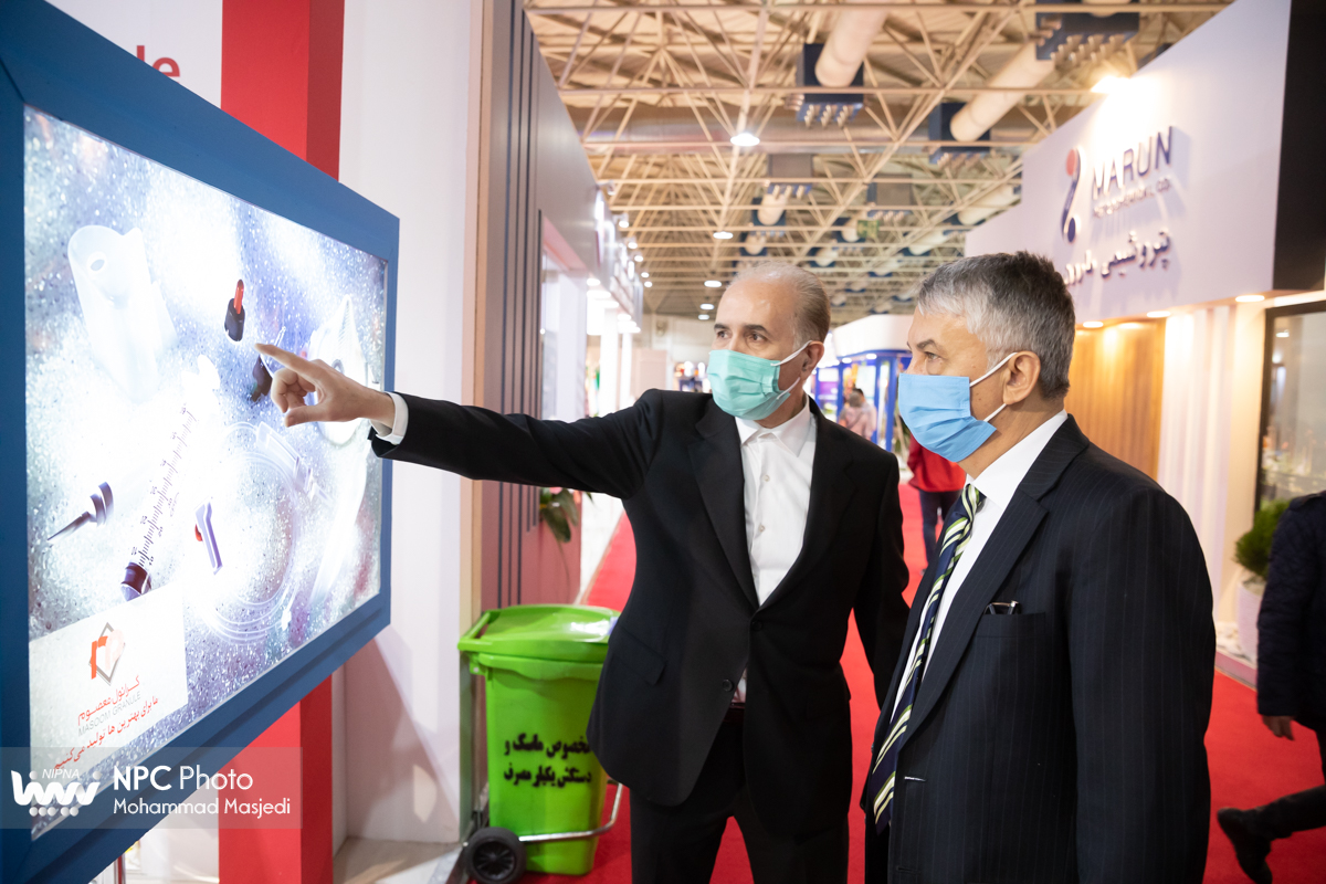 بازدید سفیر صربستان از چهاردهمین نمایشگاه بین المللی ایران پلاست 11