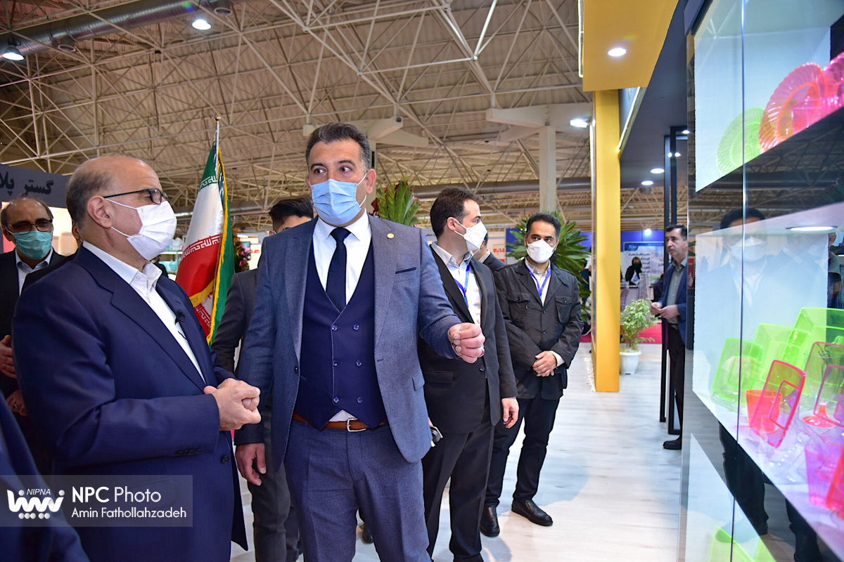 بازدید مدیرعامل شرکت ملی صنایع پتروشیمی در روز پایانی از چهاردهمین نمایشگاه بین المللی ایران پلاست  43